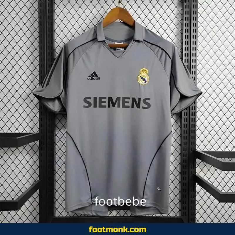 Maillot Real Madrid vintage 2005 2006 third gris